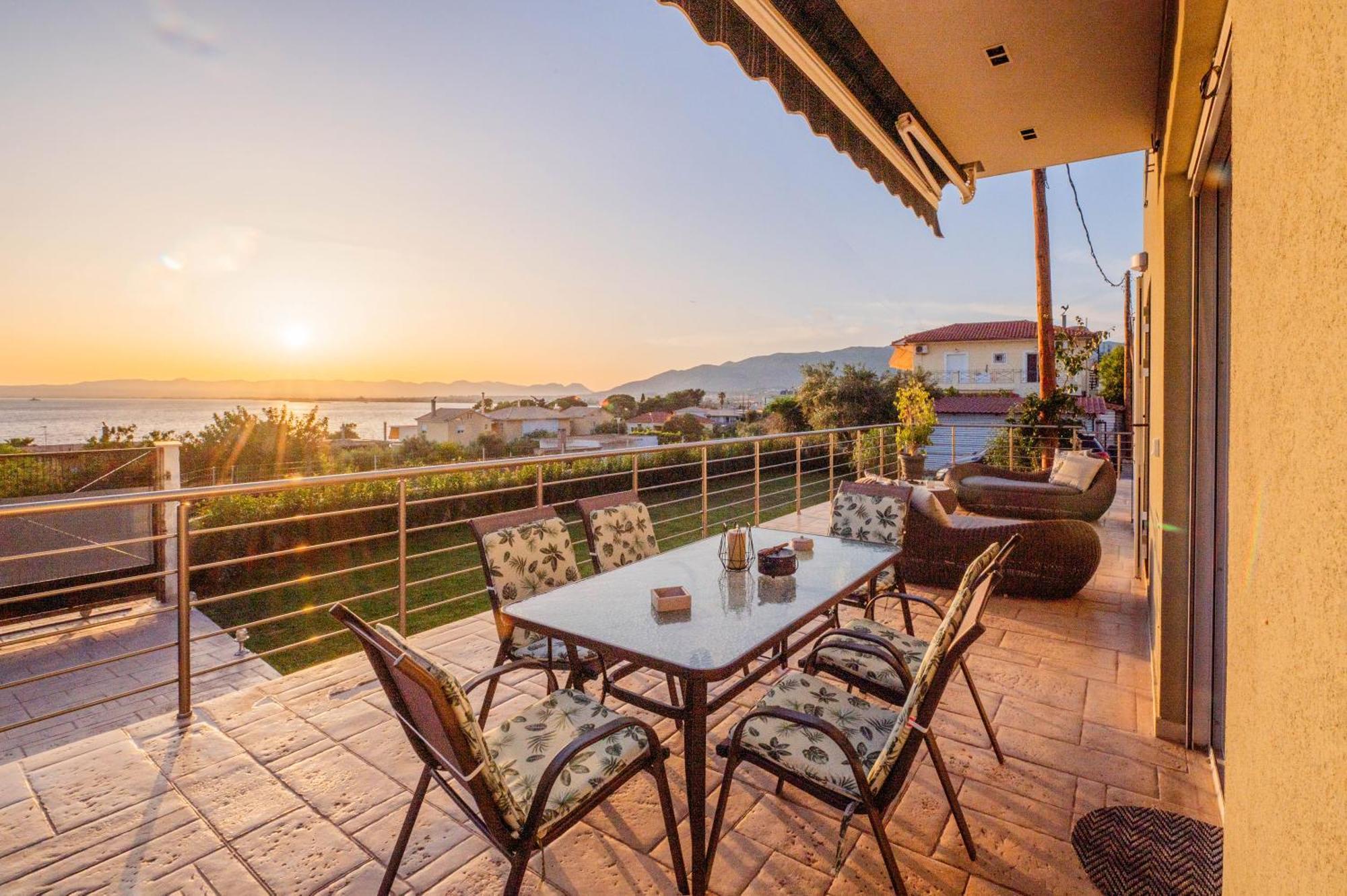 Thea Seaview Luxury Living Villa Kalamáta Kültér fotó
