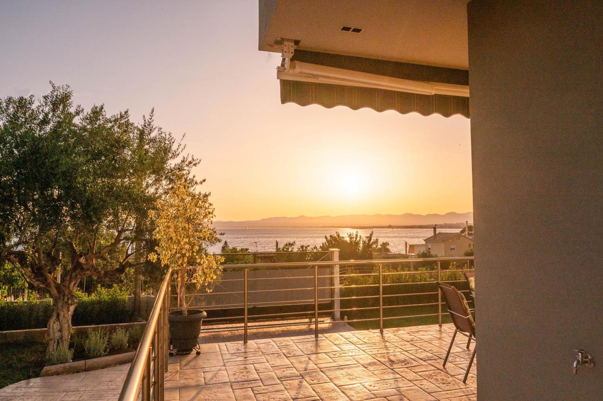 Thea Seaview Luxury Living Villa Kalamáta Kültér fotó