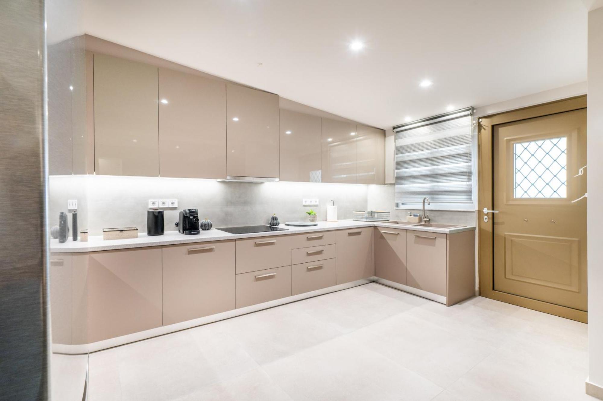 Thea Seaview Luxury Living Villa Kalamáta Kültér fotó