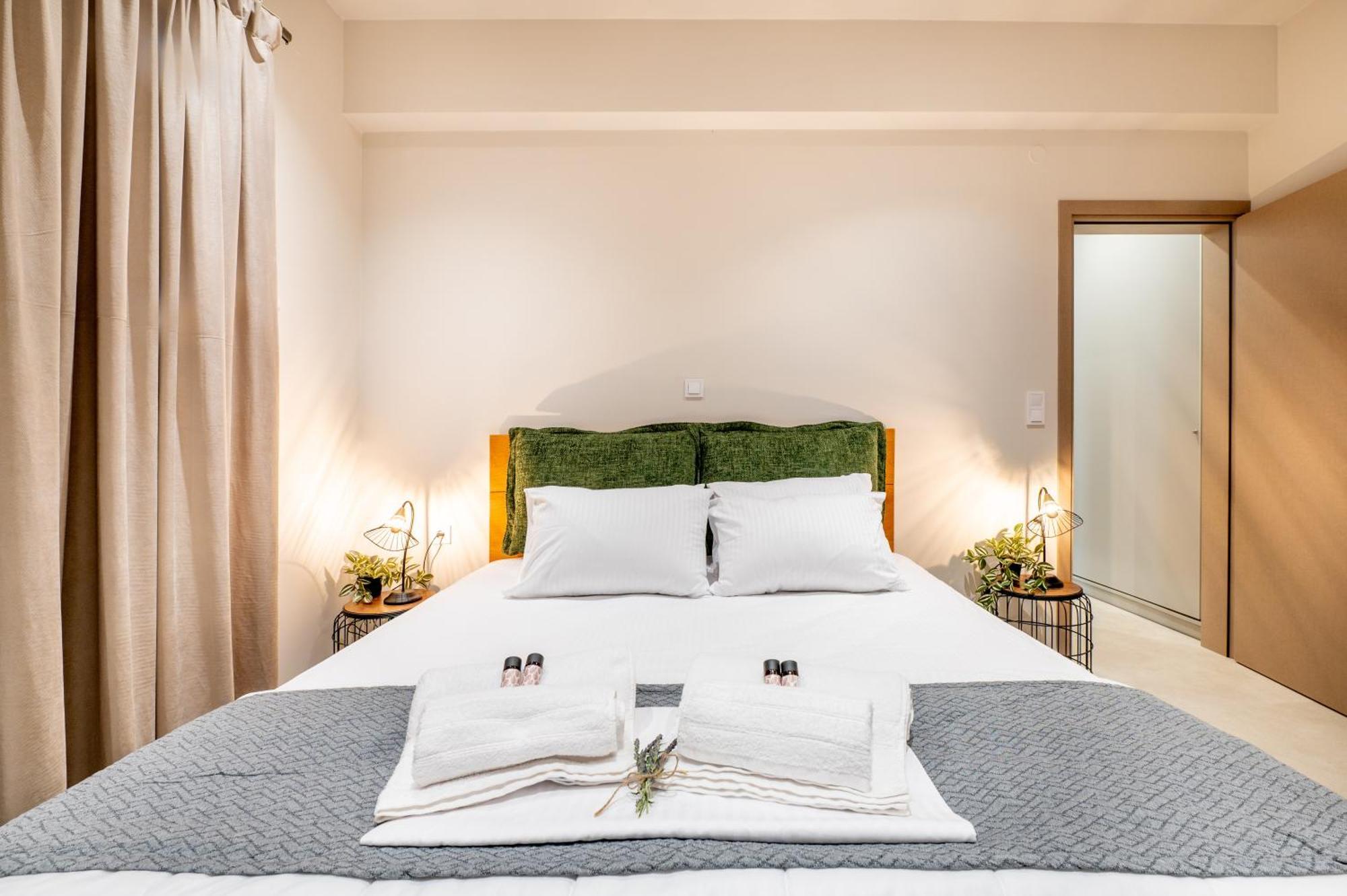 Thea Seaview Luxury Living Villa Kalamáta Kültér fotó