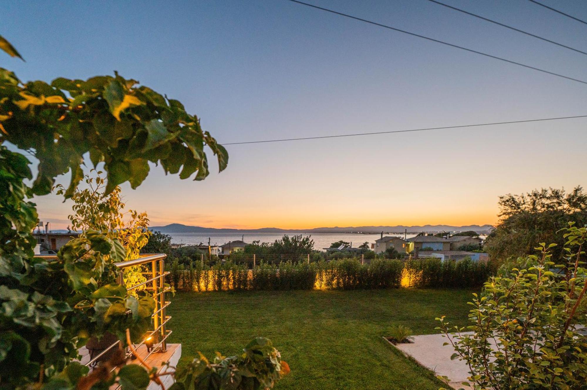 Thea Seaview Luxury Living Villa Kalamáta Kültér fotó