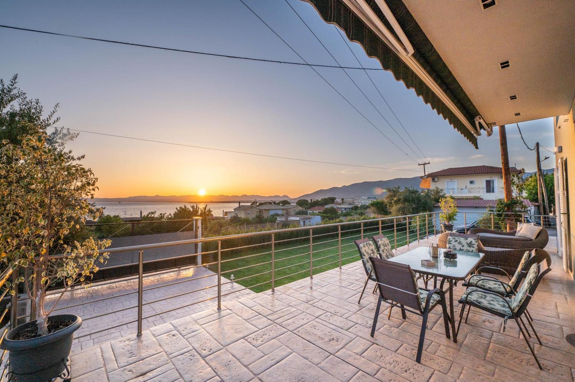 Thea Seaview Luxury Living Villa Kalamáta Kültér fotó
